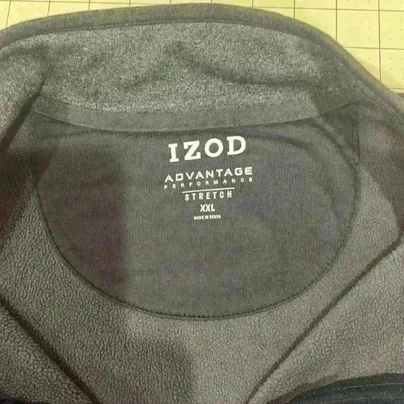 IZOD pull over half zip front lightweight sweatshirt. Size XXL - Picture 5 of 6